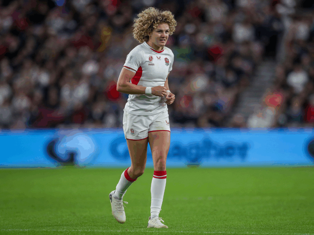 Ellie Kildunne on the rugby field.
